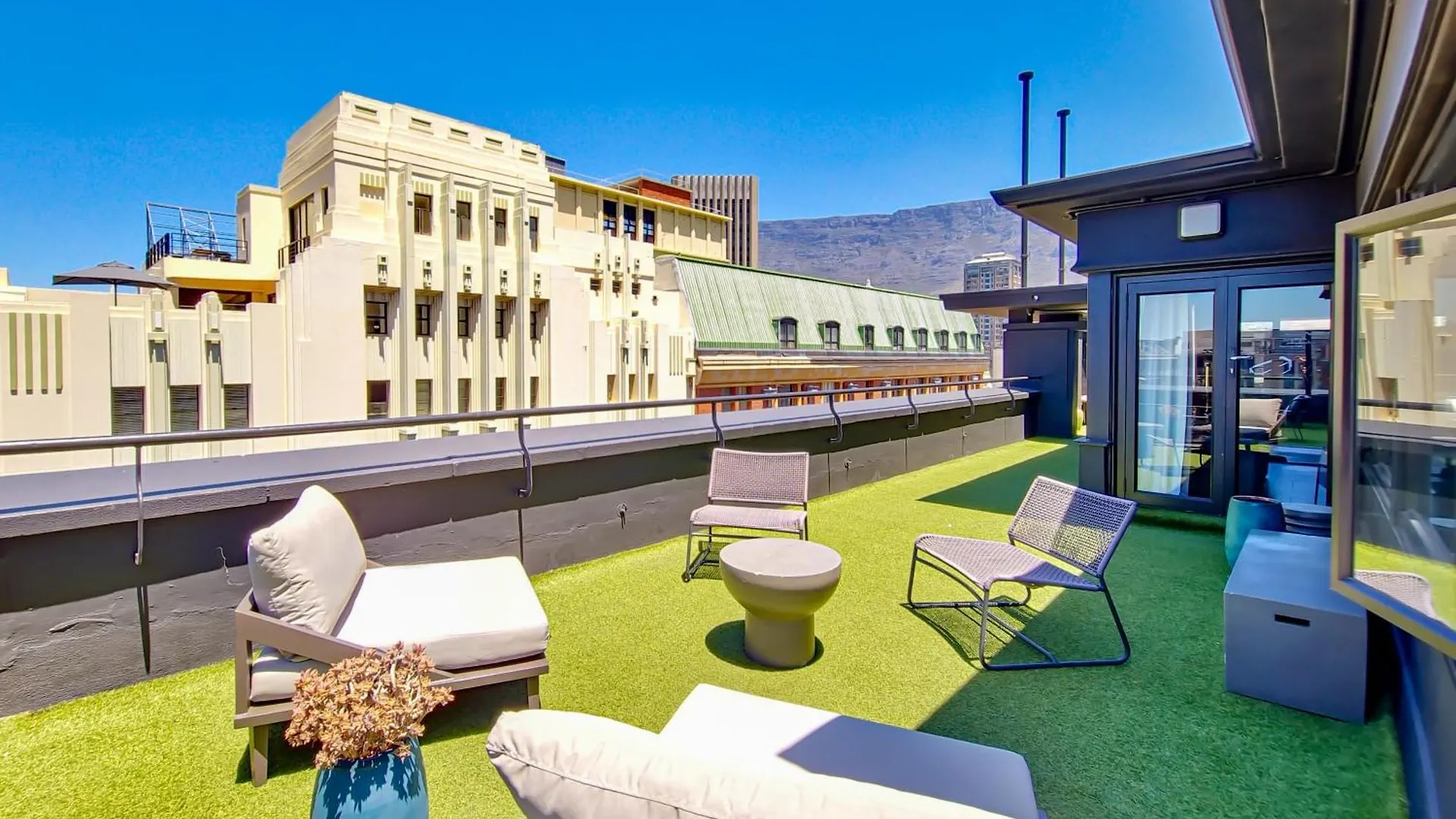 Blackbrick Cape Town Foreshore Hotel